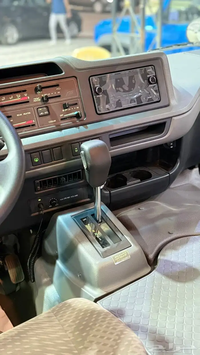 تويوتا كوستر 2025 8