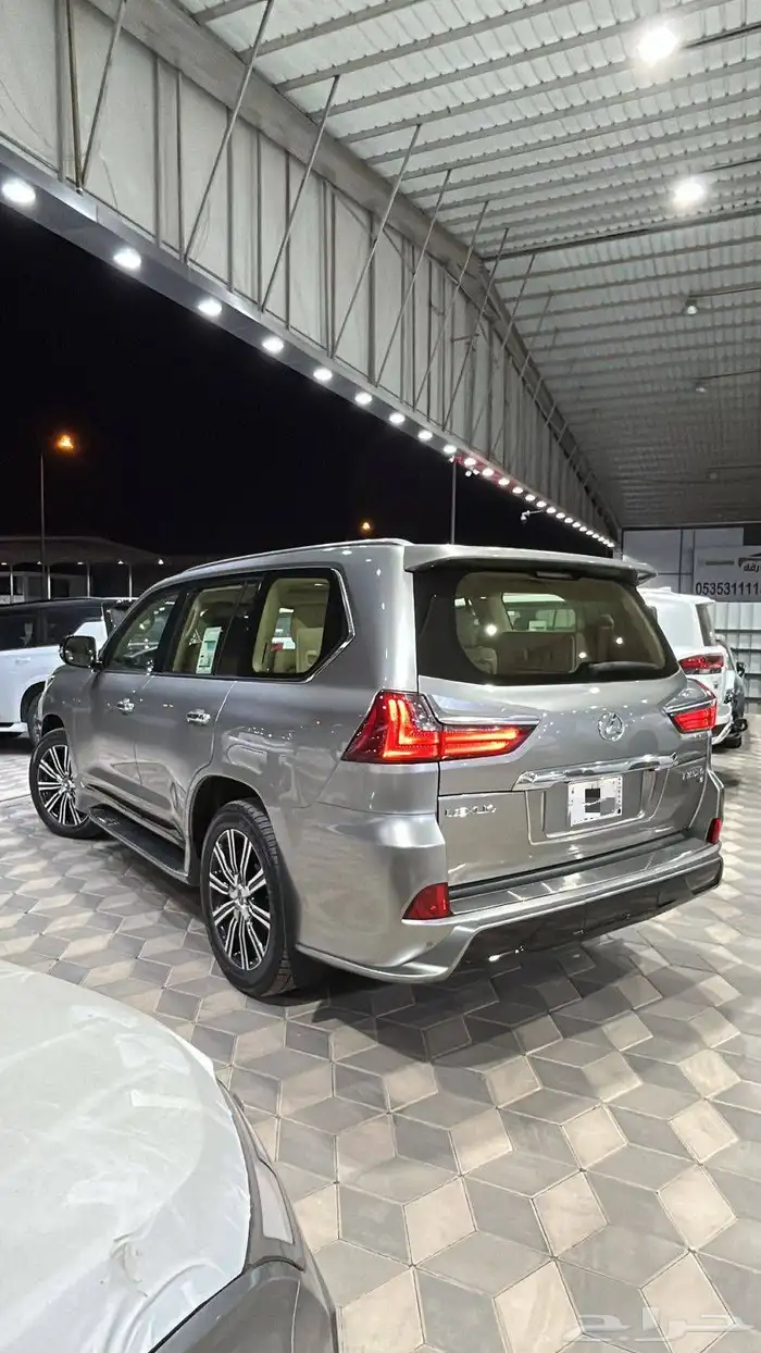 لكزس سبورت LX570 DD فل 2020 عداد 74 ألف كيلو 3