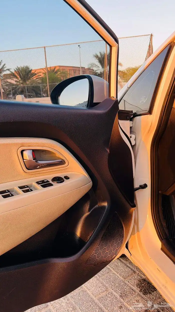 KIA Rio موديل 2012 ممشي 210 الف فقط اوتوماتيك الاستمارة سا 4