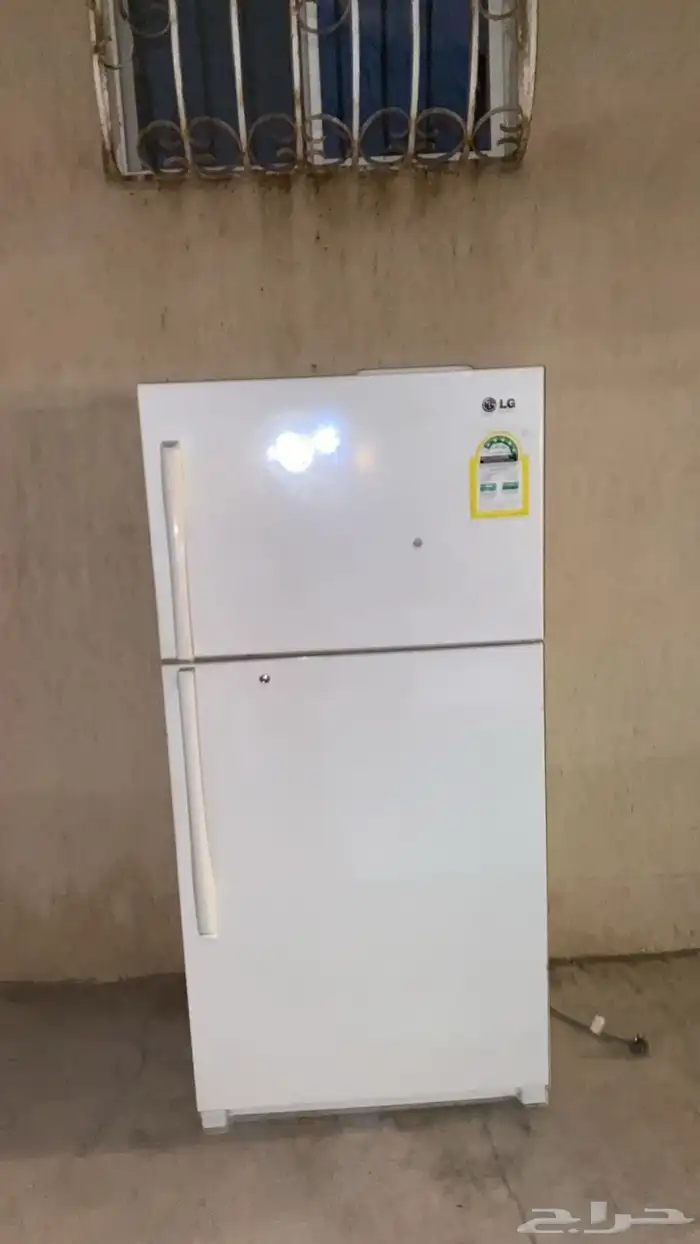ثلاجة LG نظيفة على الشرط 3