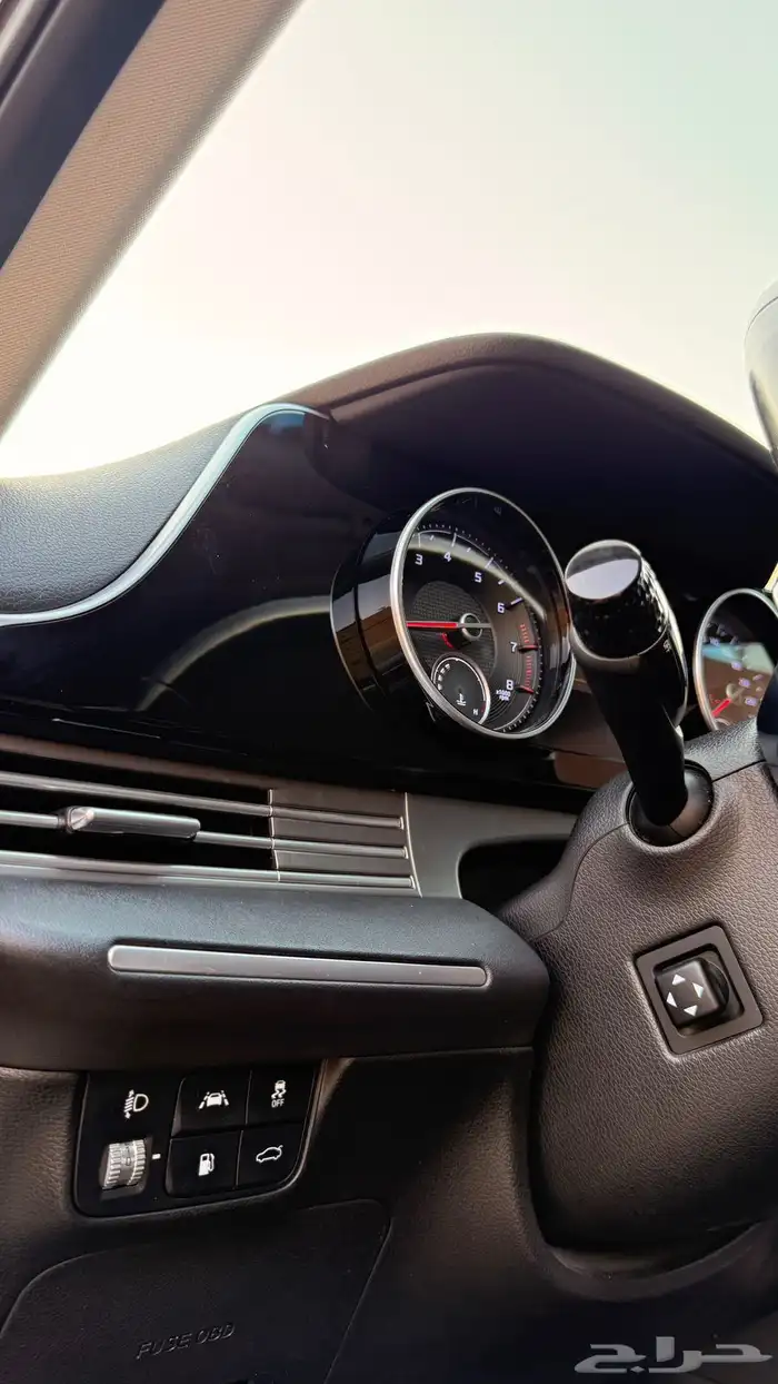 هيونداي ازيرا 2021 ( بنزين) v6 فل كامل 7