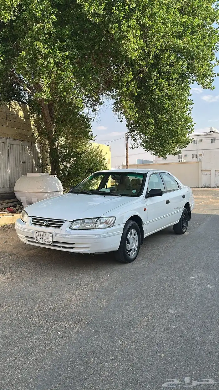 كامري 2002 ابيض نظيف 0