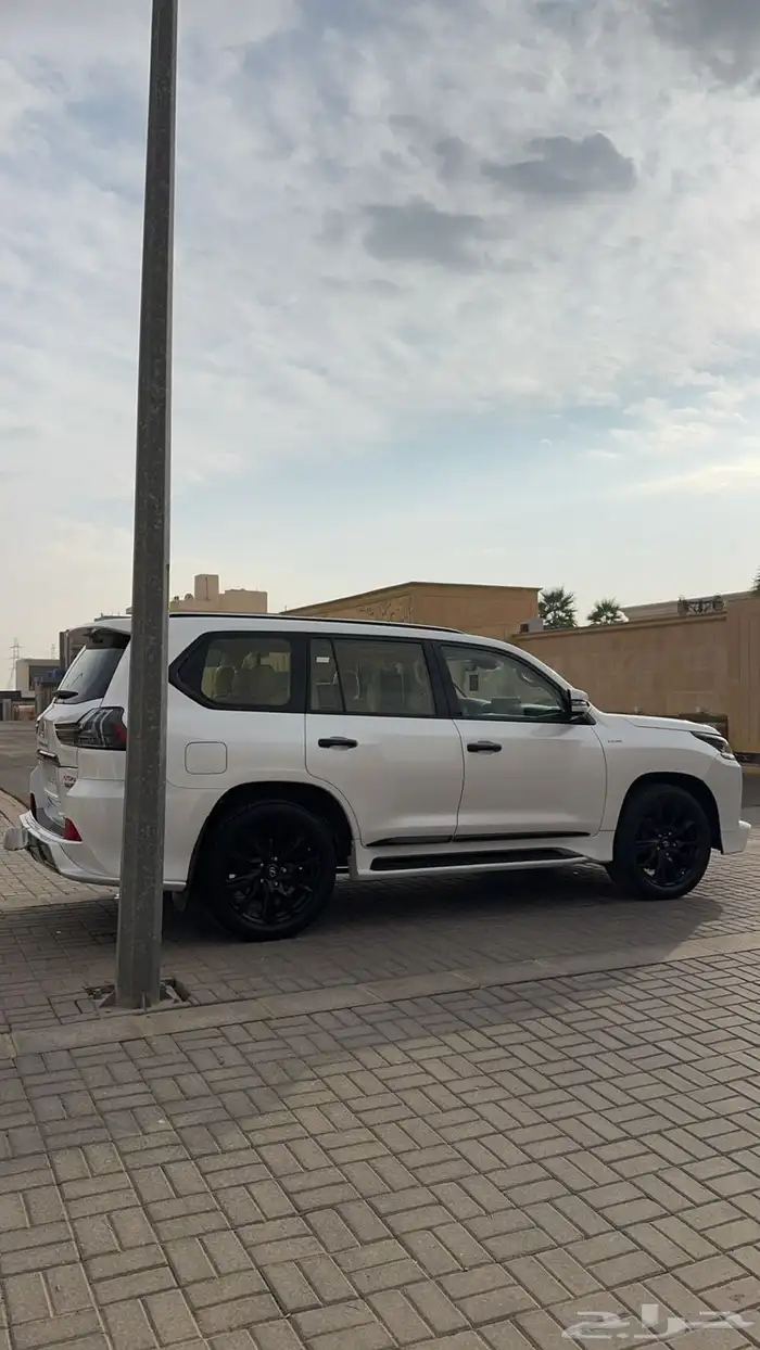 لكزس 2020 بلاك ادشن بريمي 6