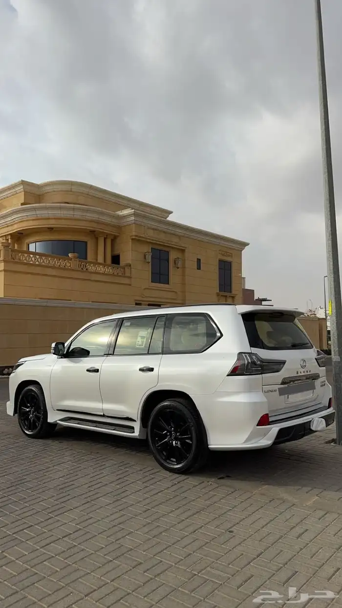 لكزس 2020 بلاك ادشن بريمي 1