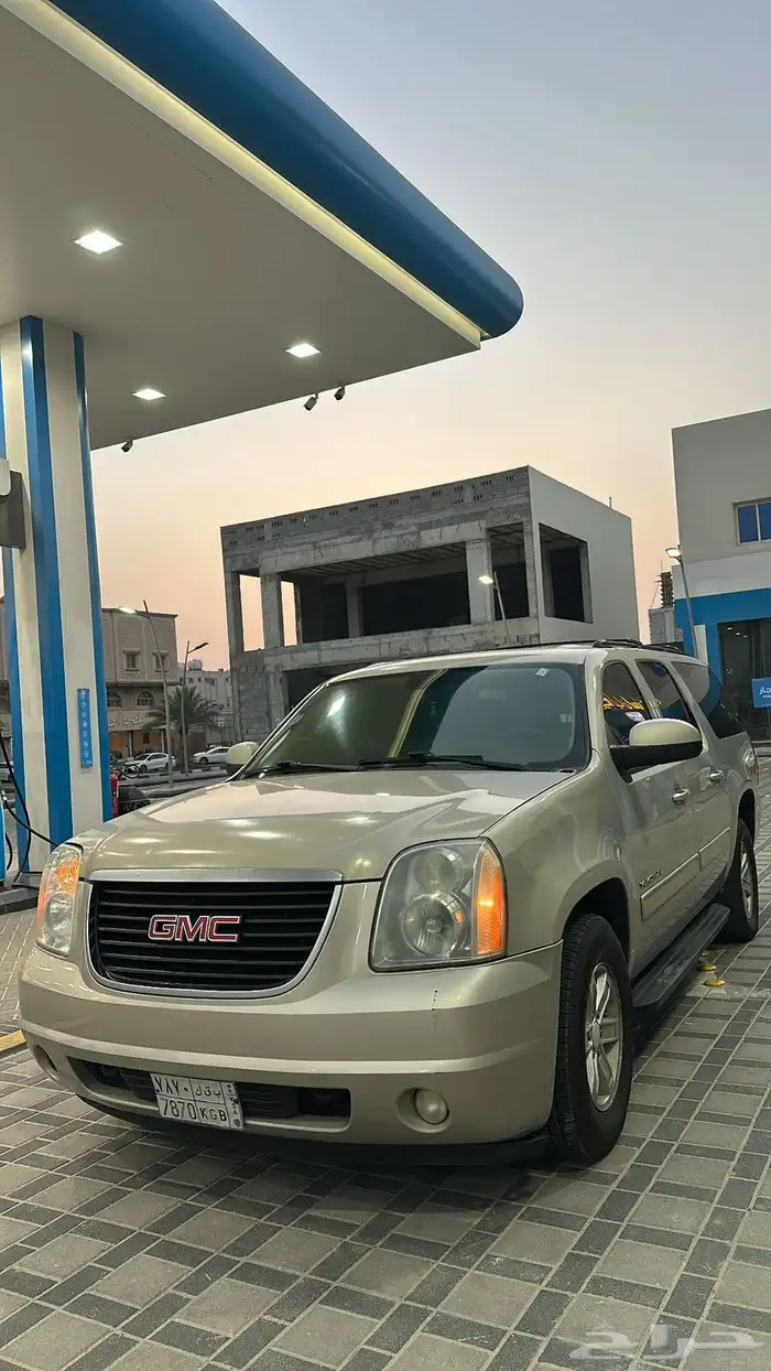 يوكن طويل 2011 ذهبي فاتح 1