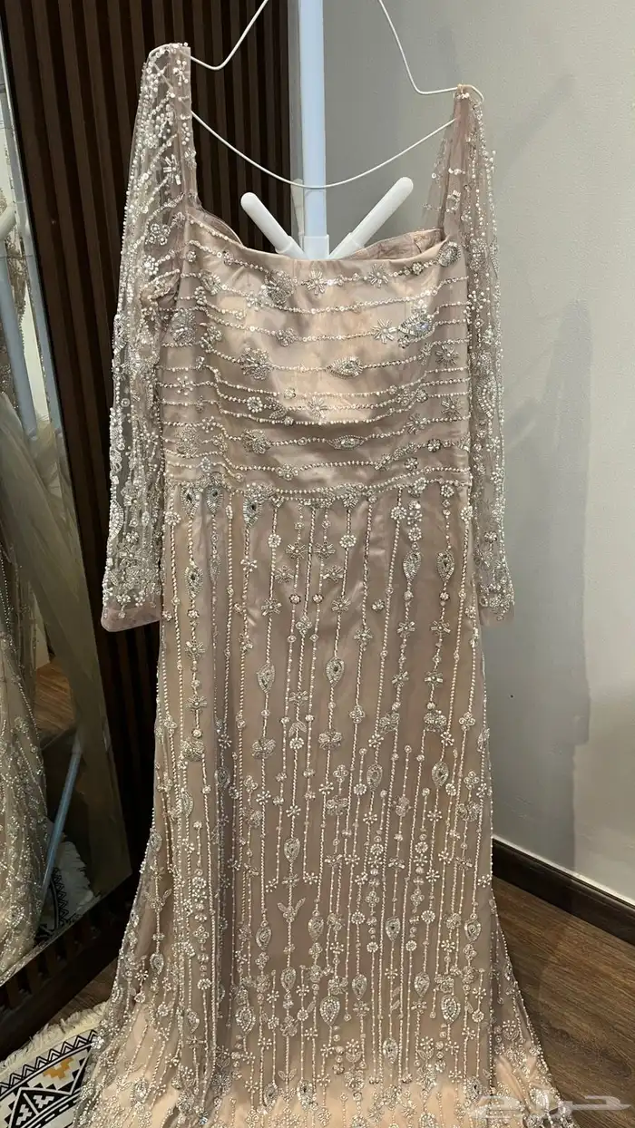 فستان مستعمل ب300. تم تفصيلها جديد من اسبوع الخبر والدمام 1