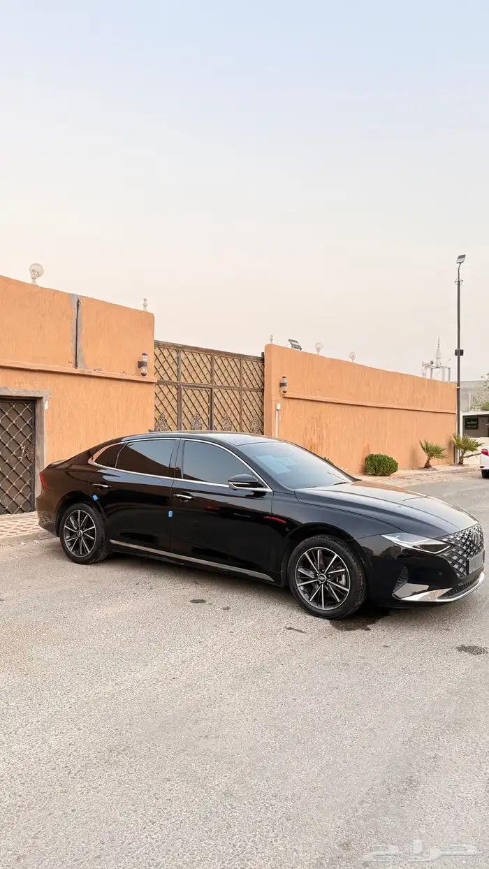 هيونداي ازيرا 2023 ( بنزين) v4 فل كامل 2