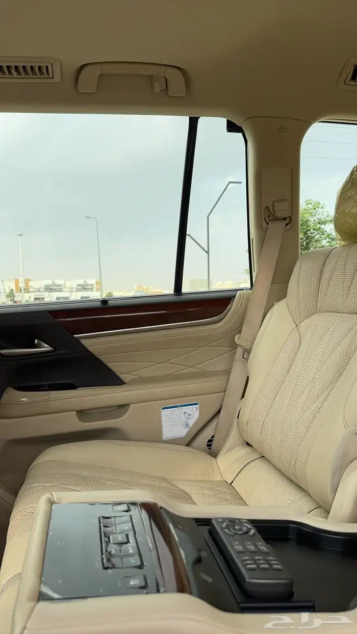 لكزس 2020 بلاك ادشن بريمي 19