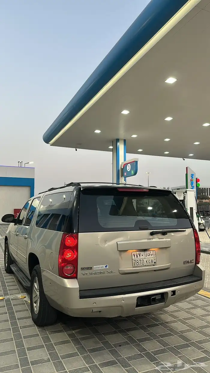 يوكن طويل 2011 ذهبي فاتح 3