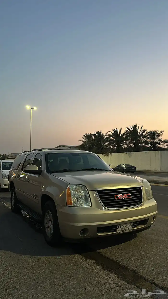 يوكن طويل 2011 ذهبي فاتح 5