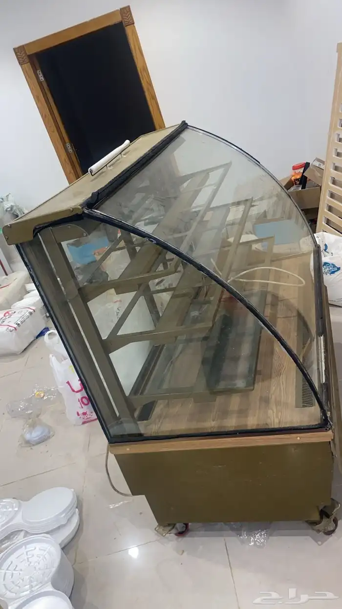 للبيع اغراض مطعم وثلاجه عرض 0