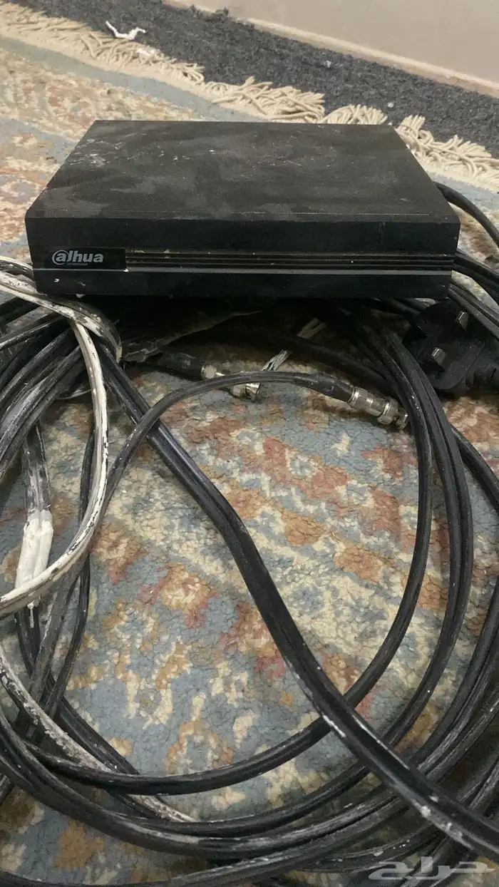 كاميرا مراقبه مع كامل اغراضها 1