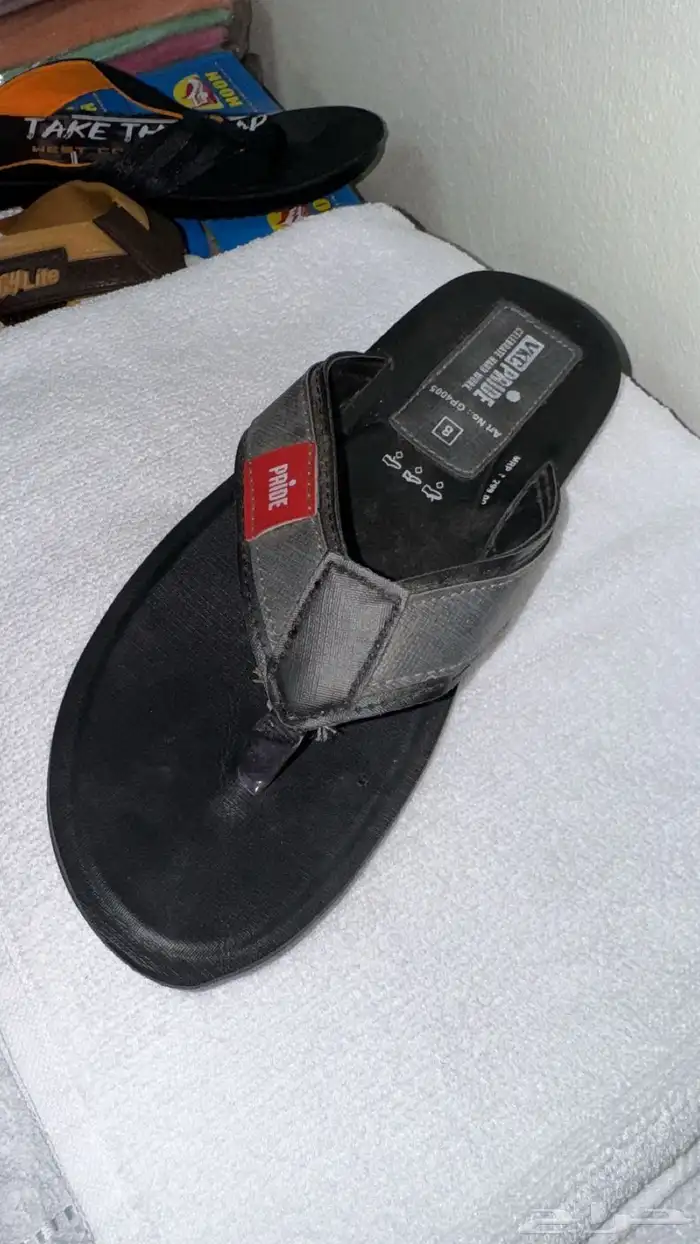 للبيع جزمات اسبورت وا اسليبر بي أسعار الجمله 12