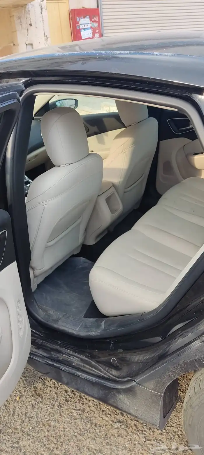 سيارة كرايزلر c200 موديل 2016 7