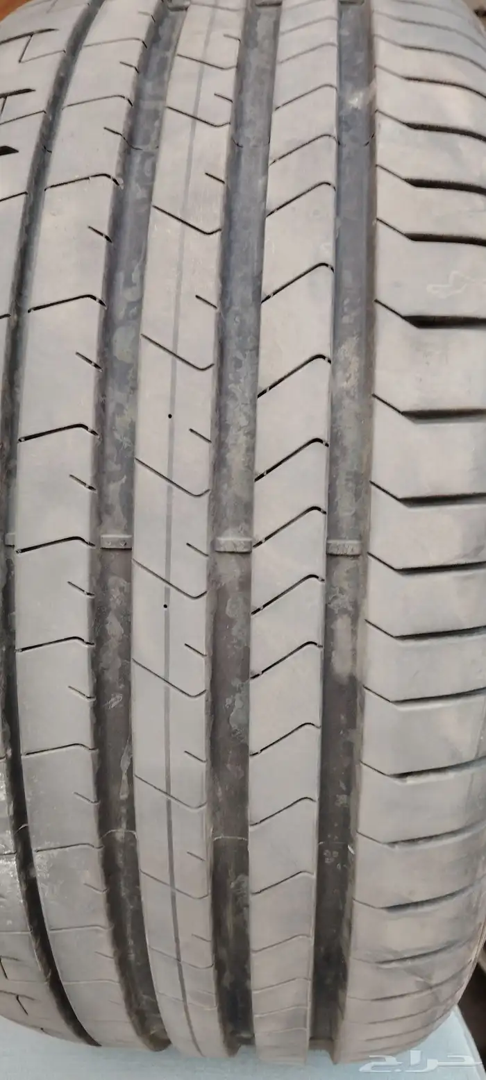 كفرات مستعمل نضيف مقاس 255 35 21 2