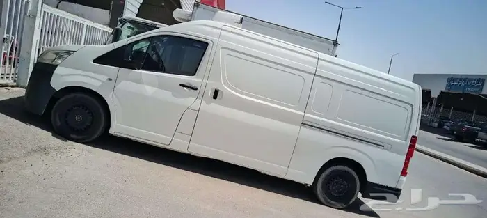 توياتا فان بضاعه 2020 سقف عالي ثلاجه ديزل نظيف جدا 0