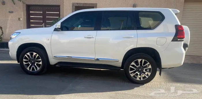 برادو 2022ماشي اقل من 100نظيف 6