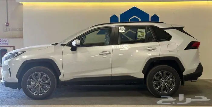 تويوتا RAV4 XLE 4X4 2025 1