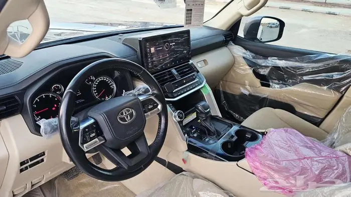 لاندكروزر GXR 2022 سعودي L3 9