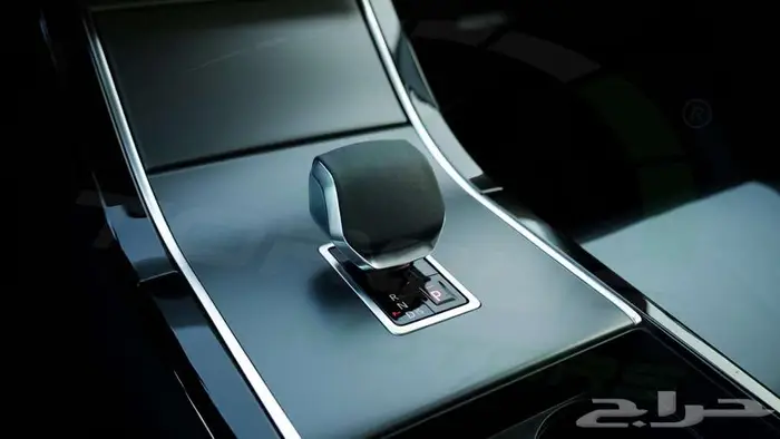 2025 لاند روفر رينج روفر فيلار P250 DYNAMIC SE اصفار 12