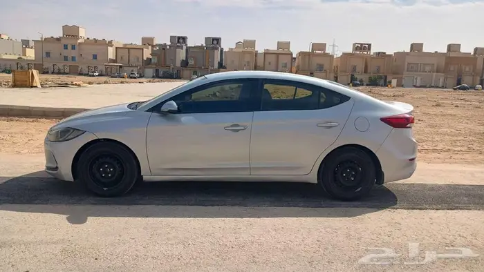 للبيع هيونداي النترا 2017 3