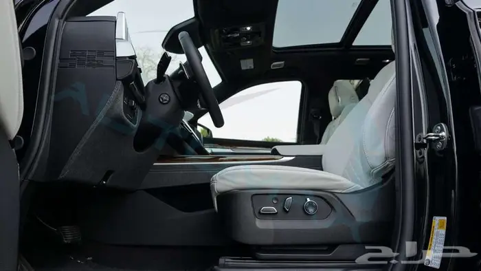 كاديلك اسكاليد 600 Sport Platinum 2025 اصفار مع ضمان 8