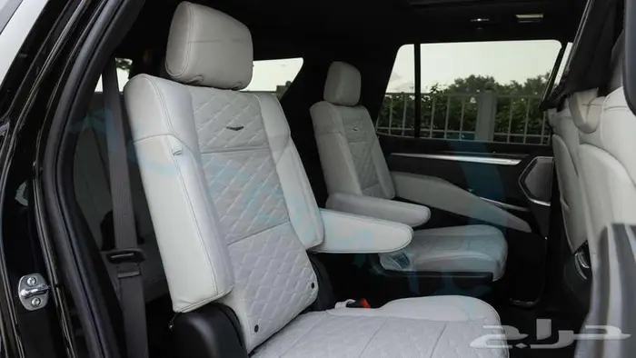 كاديلك اسكاليد 600 Sport Platinum 2025 اصفار مع ضمان 26