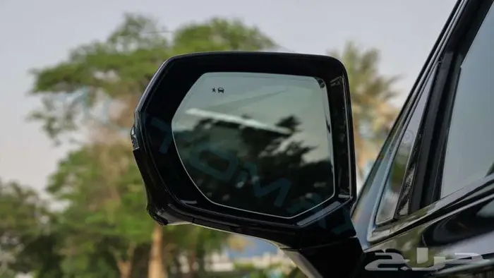 كاديلك اسكاليد 600 Sport Platinum 2025 اصفار مع ضمان 32