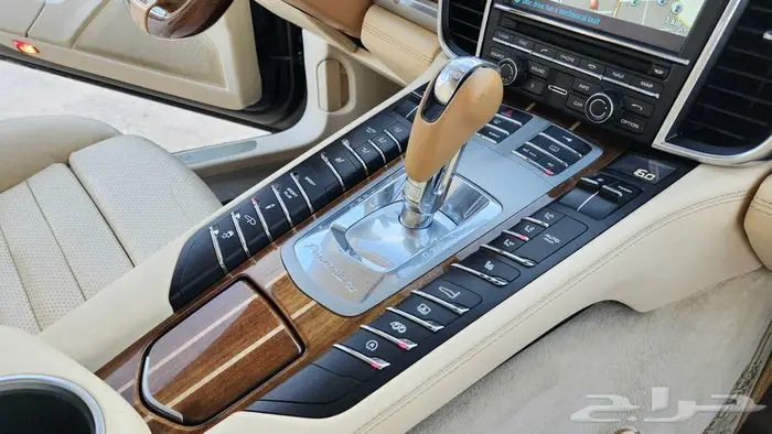 بورش باناميرا تيربو 2010 17