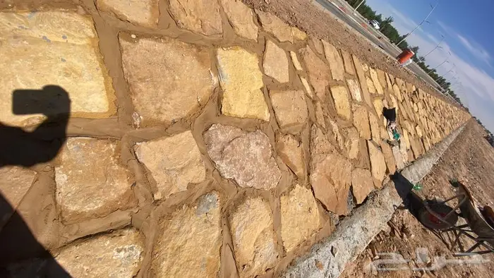 عمال احجر الطبيعي 4