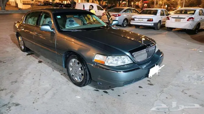 تاون كار لنكون 2005 لارج EXECUTIVE L 2