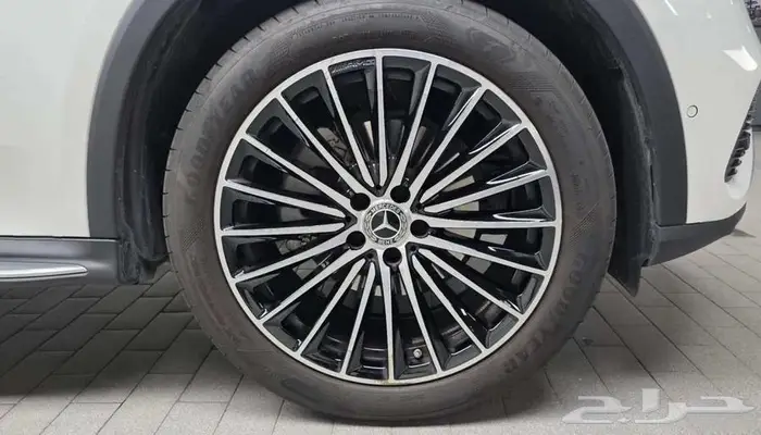مرسيدس GLC300 4MATIC 2025 5