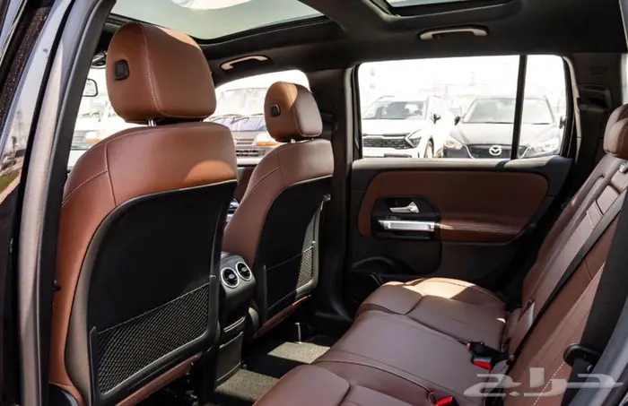 للبيع جيب مرسيدس GLB200 جديد 2025 6