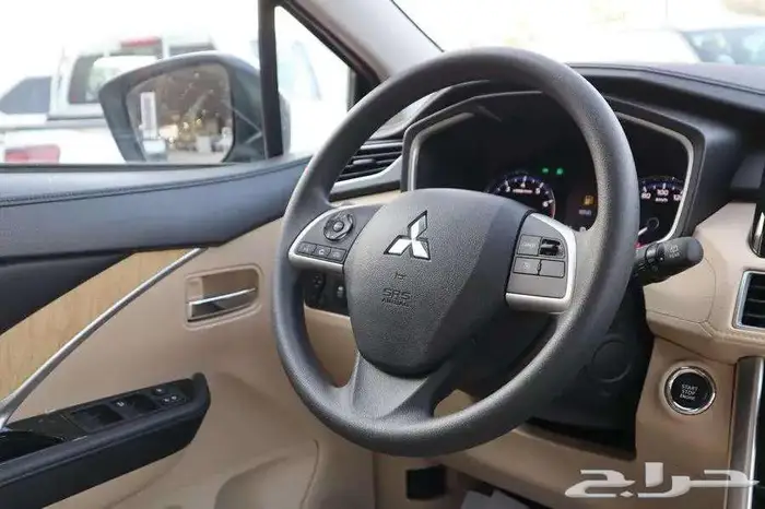 ميتسوبيشي اكسباندر 2025 هاي لاين 6