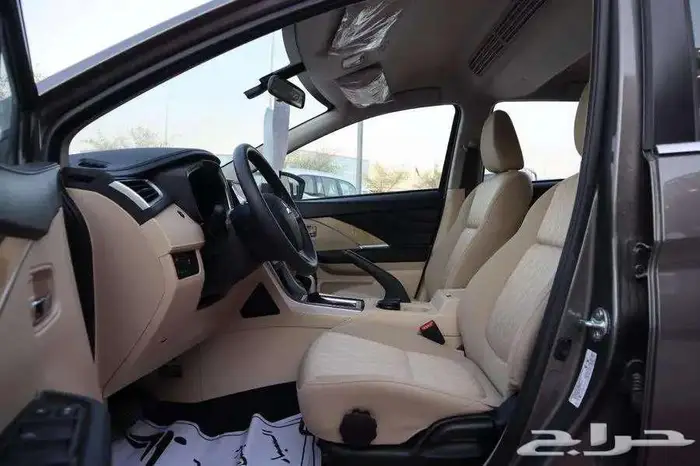 ميتسوبيشي اكسباندر 2025 هاي لاين 14