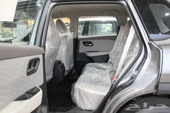 اكس تريل بدون دبل ابيض استاندر 2025 10