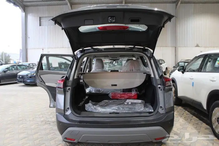 اكس تريل بدون دبل ابيض استاندر 2025 14