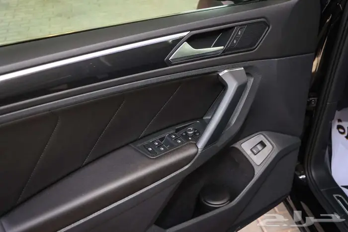 فولكس واجن تيجوان فل كامل موديل 2024 شبه جديد 14