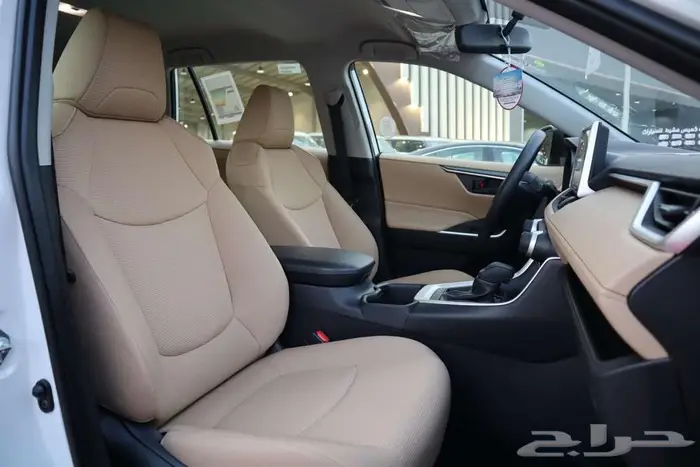 تويوتا راف فور LE دفع امامي بنزين 2025 9