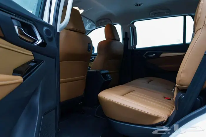 ايسوزو ام يو اكس 2024 فل كامل كاش واقساط 6