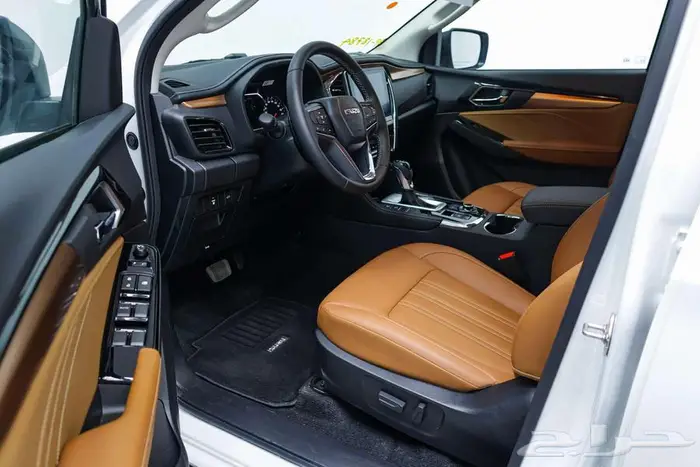 ايسوزو ام يو اكس 2024 فل كامل كاش واقساط 10