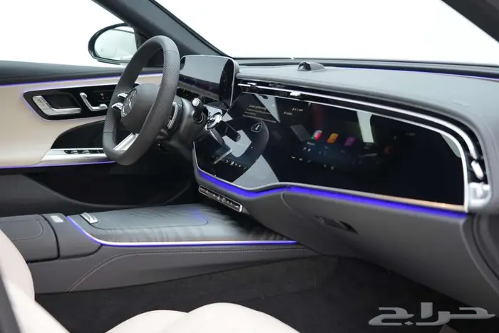 مرسيدس E 200 موديل 2026 أصفار خليجي رمادي غامق بيج 7