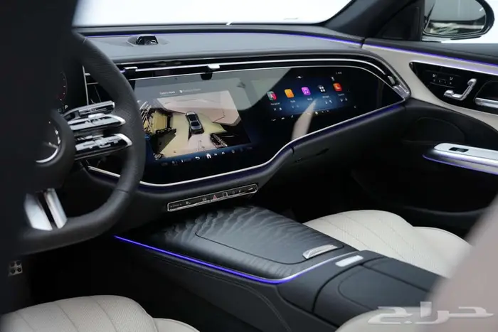 مرسيدس E 200 موديل 2026 أصفار خليجي رمادي غامق بيج 9