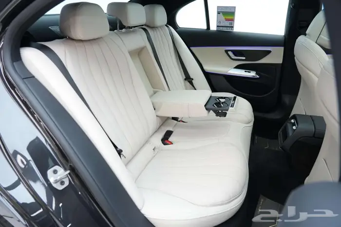 مرسيدس E 200 موديل 2026 أصفار خليجي رمادي غامق بيج 15