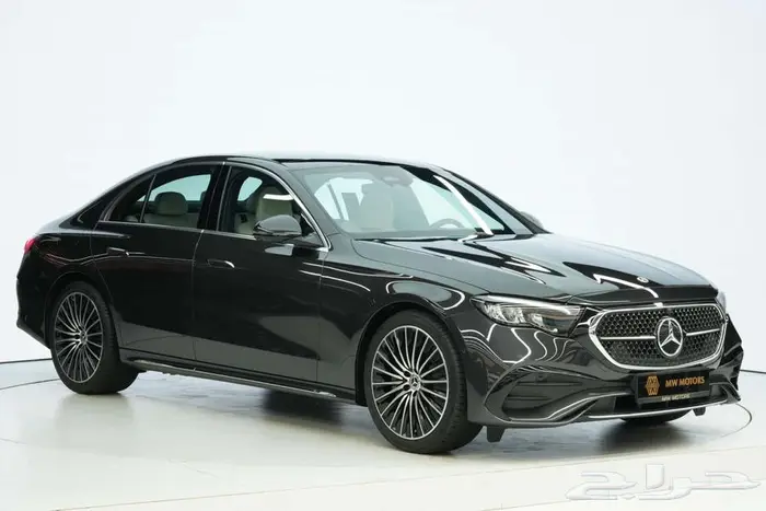 مرسيدس E 200 موديل 2026 أصفار خليجي رمادي غامق بيج 0