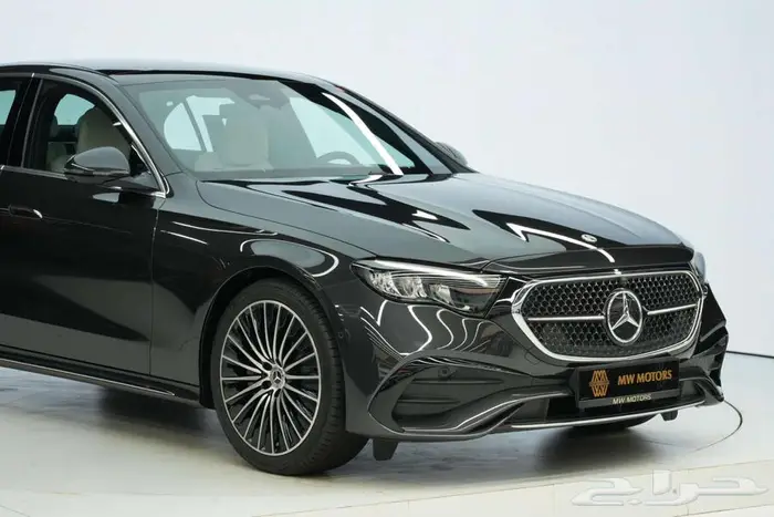 مرسيدس E 200 موديل 2026 أصفار خليجي رمادي غامق بيج 2