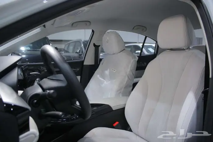 ام جي 5 الشكل القديم والجديد 2025 بأقوى العروض و الخصومات 8