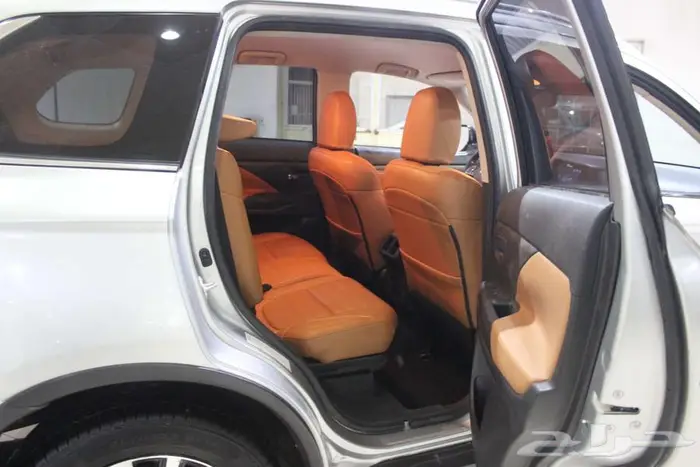 ميتسوبيشي اوتلاندر 2020 فضي بطاقة جمركية 29