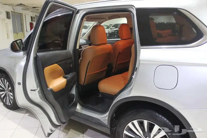 ميتسوبيشي اوتلاندر 2020 فضي بطاقة جمركية 23