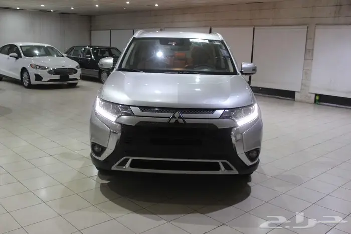 ميتسوبيشي اوتلاندر 2020 فضي بطاقة جمركية 18